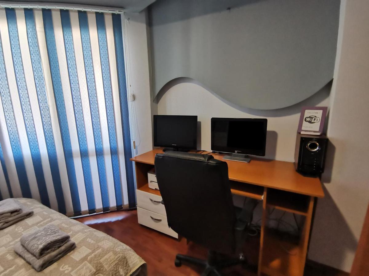 Central Apartment Targovishte Esterno foto