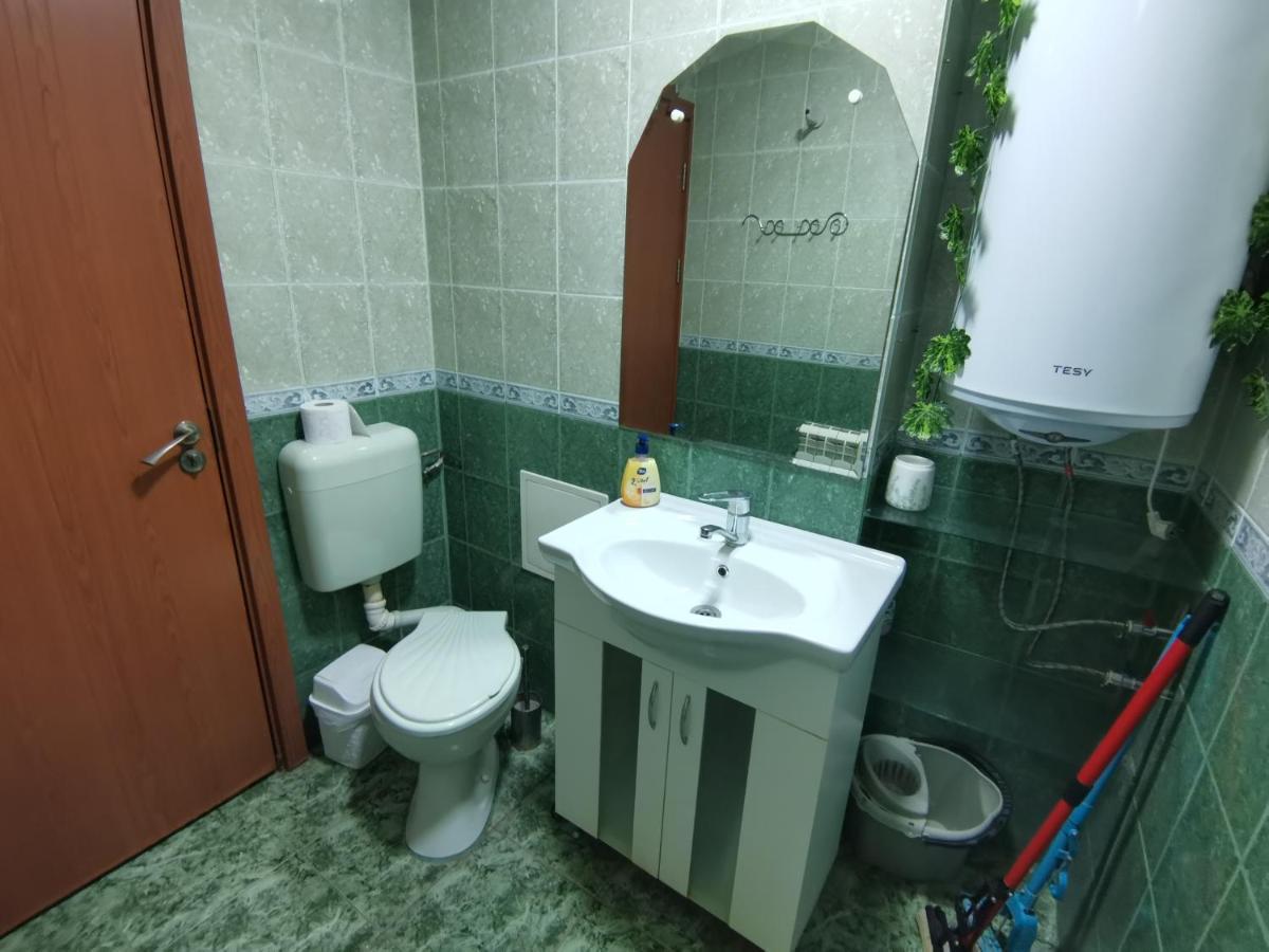 Central Apartment Targovishte Esterno foto