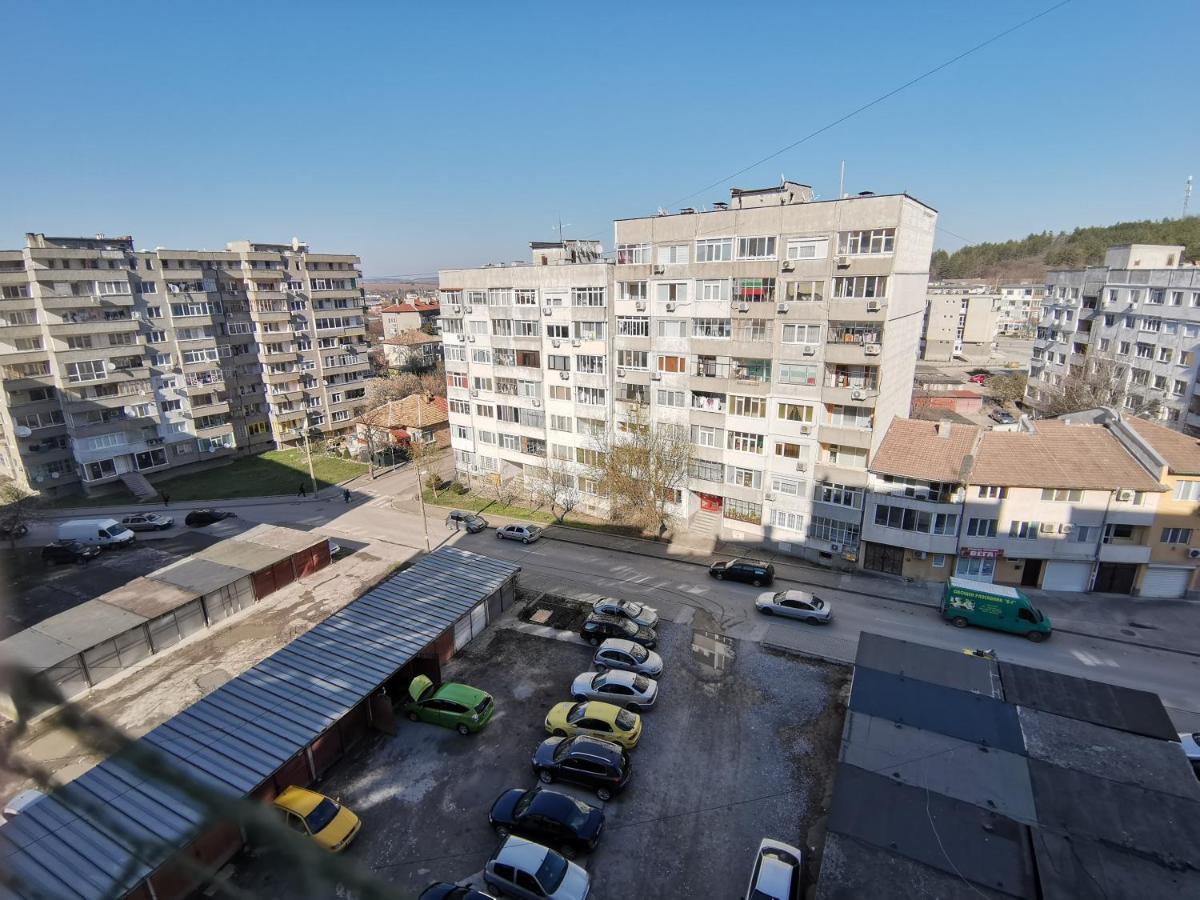 Central Apartment Targovishte Esterno foto