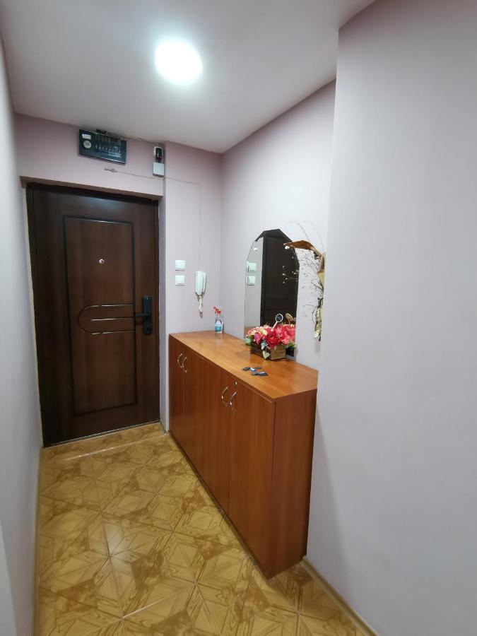 Central Apartment Targovishte Esterno foto
