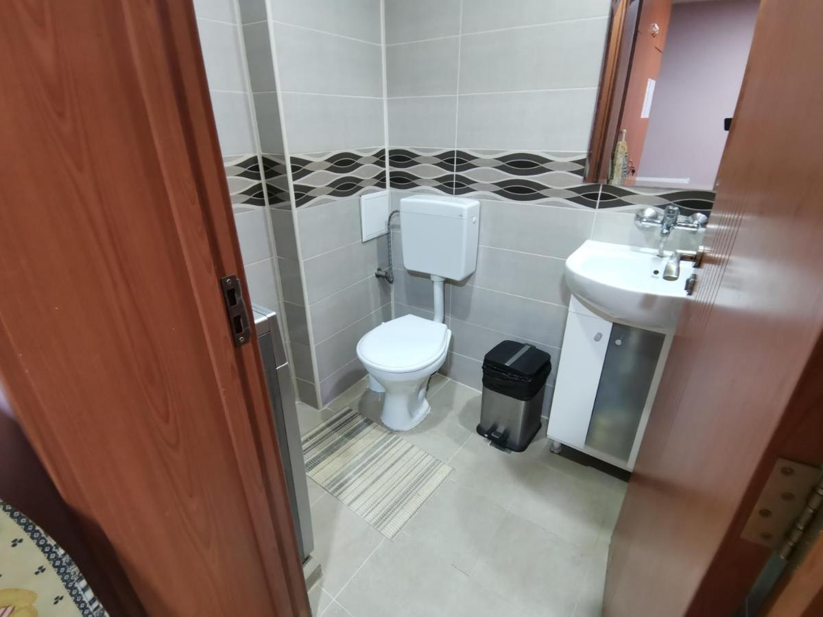 Central Apartment Targovishte Esterno foto